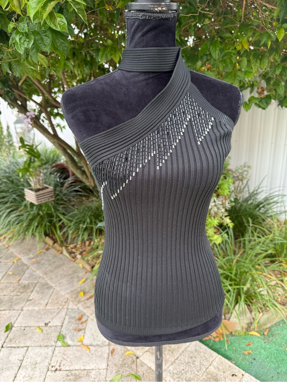 Vintage Caché Y2K Asymmetric Rhinestone Ribbed Halter Top Black - Picture 4 of 5